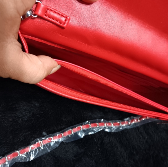 NWT Badgley Mischka red crossbody - Picture 8 of 9